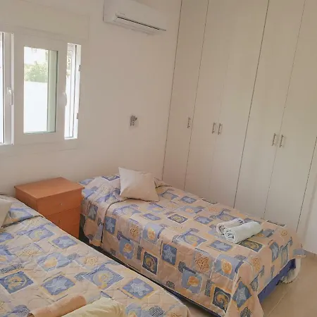 Paphos Apartments *